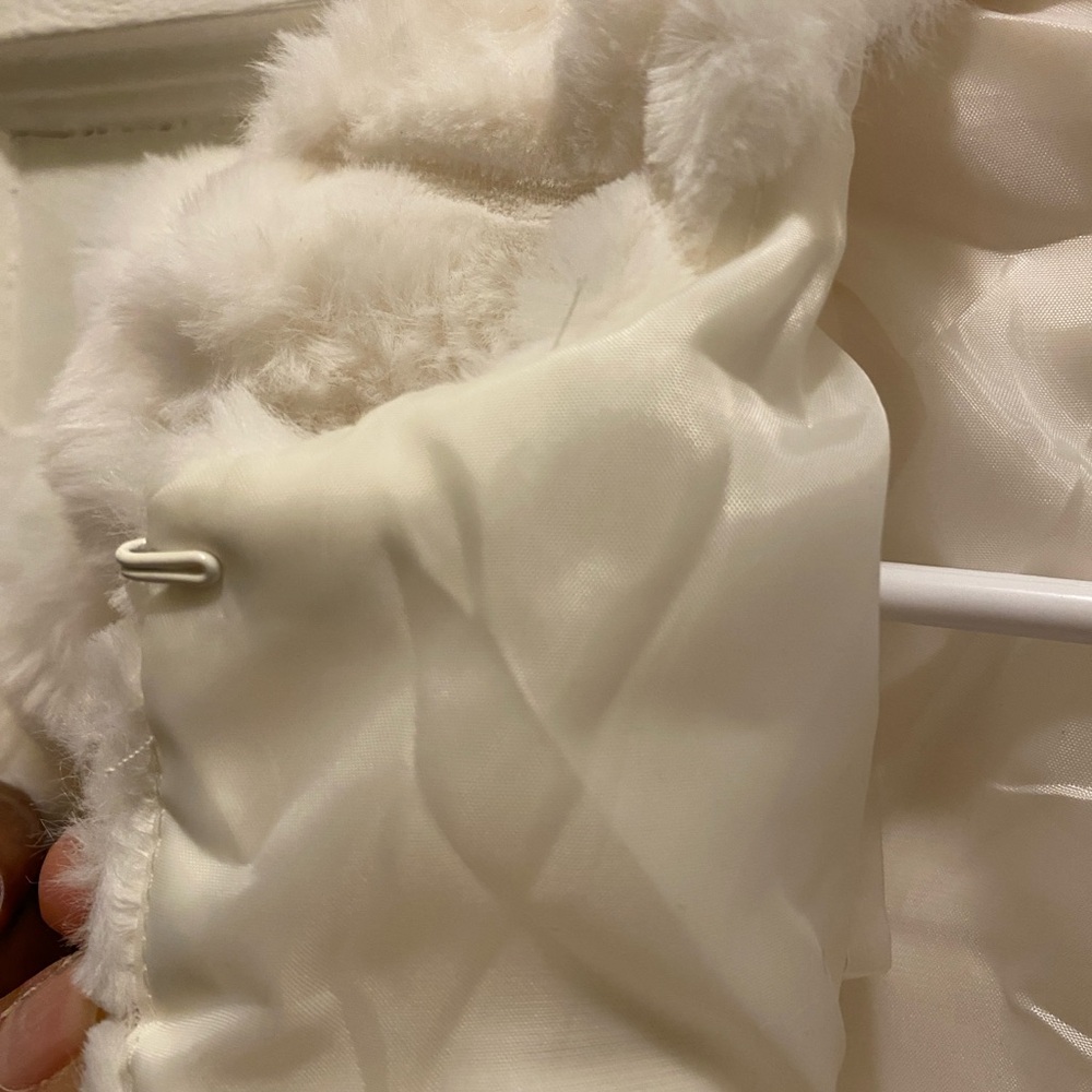💰Cream Faux Fur Jacket💰 - Picture 5 of 10